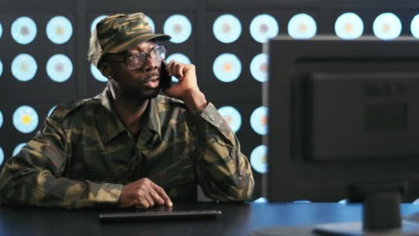 Serious Mature African American Man Dressed Military Clothes Cap Black — Stock Video