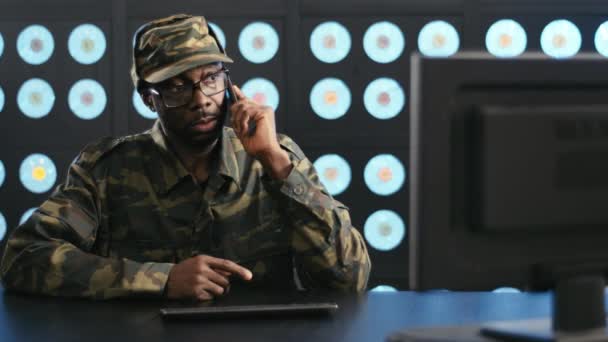 Bearded Mature Black Guy Dressed Military Clothes Cap Black Glasses — Stock Video