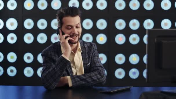 Attractive Businessman Wearing Dark Checkered Suit Beige Shirt Sits Desktop — Stock Video