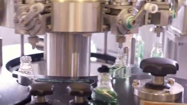 Kunststof Flessen Voor Reinigingsmiddelen Gel Bewegen Langs Transportband Fabriek Voor — Stockvideo
