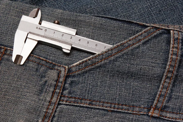 Micromètre à outils dans la poche du jean — Photo