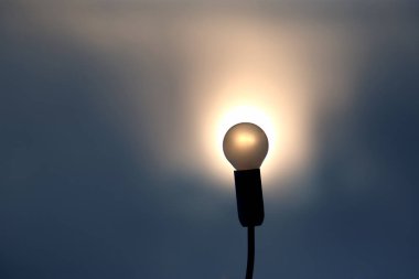 ampul güneş kurma silüeti