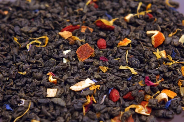 Kuru çay mix farklı malzemeler ve katkı maddeleri ile — Stok fotoğraf