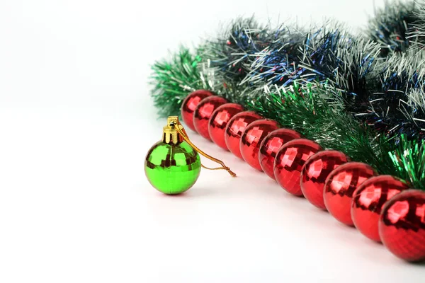 宝飾品や玩具から作られるクリスマスの装飾 — ストック写真
