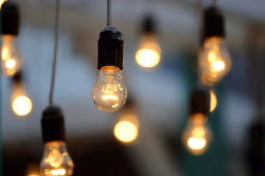 elektrik lambası asılı dahil