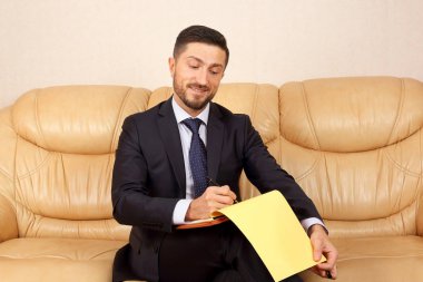 başarılı iş adamı iş belgeleri ile 