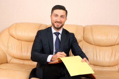 başarılı iş adamı iş belgeleri ile 
