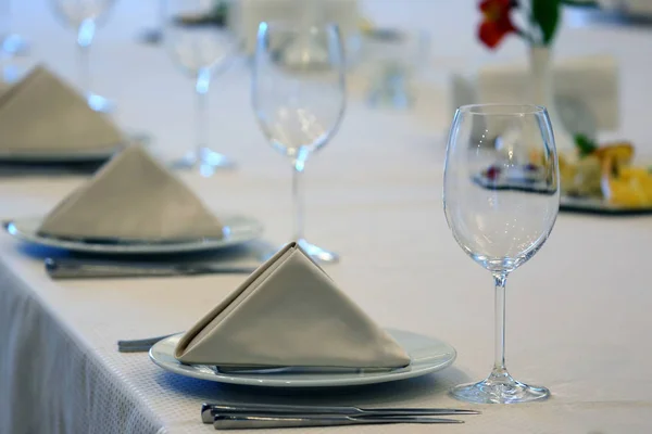 A configuração da mesa no restaurante — Fotografia de Stock