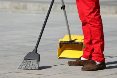 şehir içinde çini süpürme hizmetli