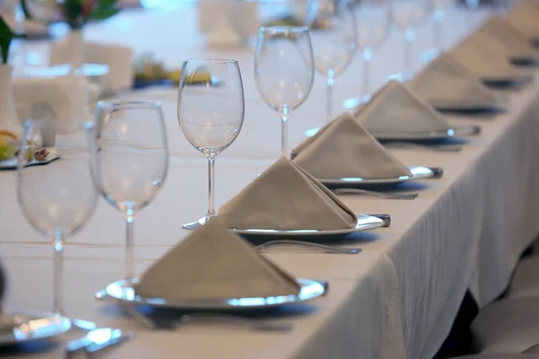 A configuração da mesa no restaurante — Fotografia de Stock