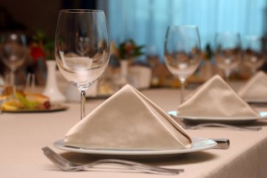 restoranda ayarlayarak tablosunu kapatın