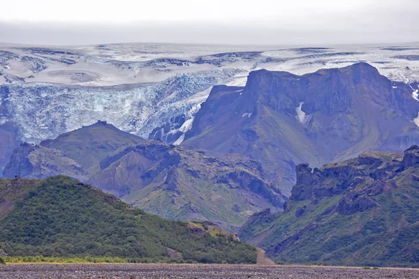 Bela paisagem montanhosa com geleira na Islândia. Natureza e — Fotografia de Stock