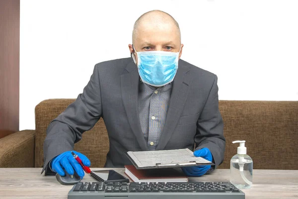 Successful Businessman Works Home Office Quarantine Coronavirus Work Freelancer Online — Stock Photo, Image