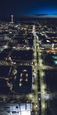 Uzun boylu soyut dikey Panorama gece Seattle şehir sokak