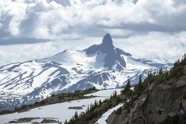 Montaña Black Tusk en Columbia Británica Verano — Foto de Stock