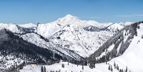 Washington Ski and Snowboard Resort Snowy Mountain Peak Backgrou — Stock Photo, Image