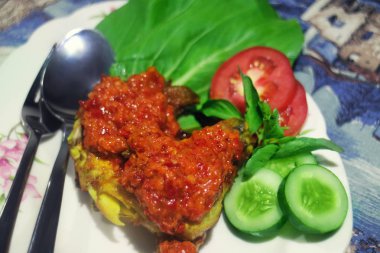 chili soslu kızarmış tavuk