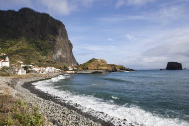 Madeira 'daki Atlantik Okyanusu' nun güzel kıyıları