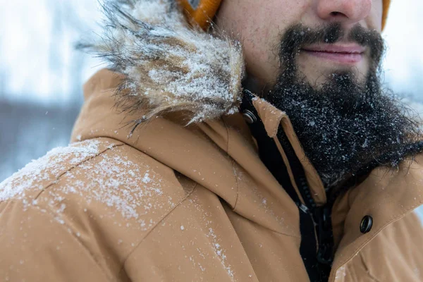 Barba nevosa di un uomo primo piano — Foto Stock