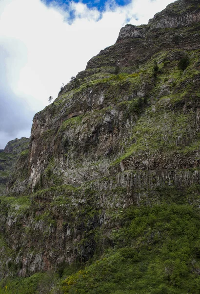 Montañas de alta precipitación en Madeira en Portugal — Foto de Stock
