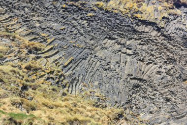 İzlanda 'daki bazalt mağarasının dokusu yakın plan.