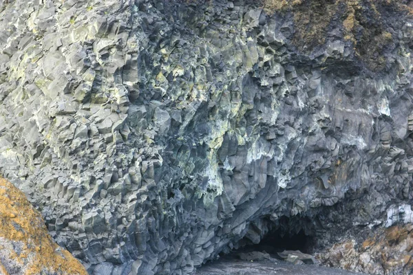De textuur van de basalt grot in IJsland closeup — Stockfoto
