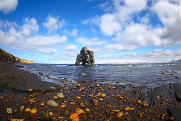 Hvitserkur troll rock basalt stack στην Ισλανδία — Φωτογραφία Αρχείου