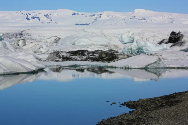 Eisblöcke in isländischen kalten Gewässern, globale Erwärmung — Stockfoto