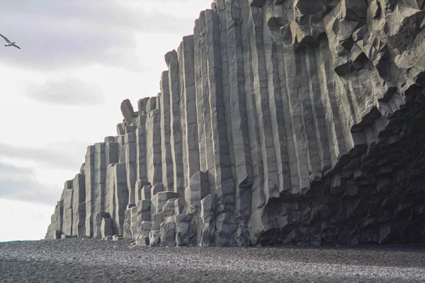 冰岛的玄武岩柱形成。 背景 — 图库照片