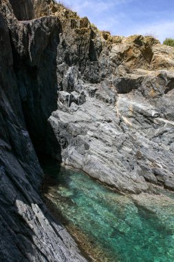 İzlanda 'da çimenli lav kaya oluşumu. Arkaplan