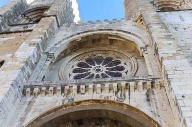 Portekiz 'deki eski bir Gotik Katedrali' nin alt görüntüsü
