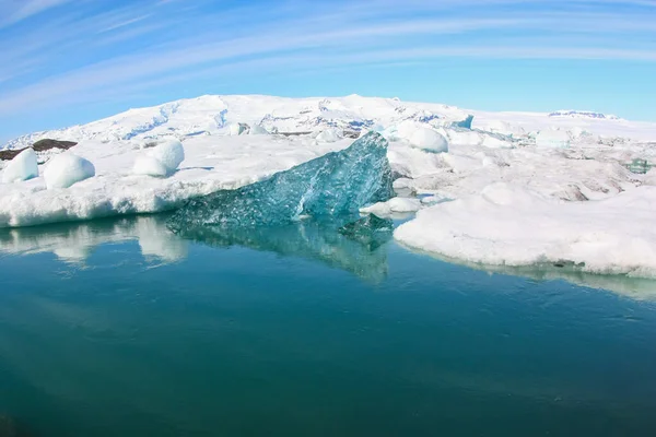 Ice blocks in Icelandic cold waters, global warming — 图库照片