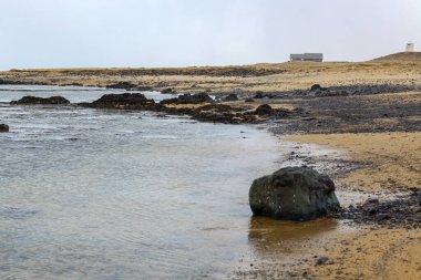 İzlanda 'da okyanusun en alçak akıntısı. Biraz su..