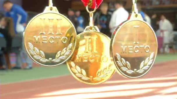 Tres medallas deportivas . — Vídeos de Stock