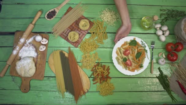 Pastas Cocidas Plato Con Tomates Vista Superior Degustación Pasta Color — Vídeo de stock