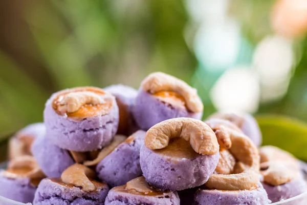 Cashew nut cookies