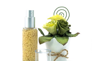 Yüz ve vücut bakım kavramı için nemlendirici serum