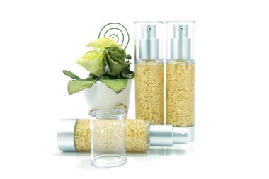Yüz ve vücut bakım kavramı için nemlendirici serum 