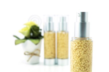 Yüz ve vücut bakım kavramı için nemlendirici serum 