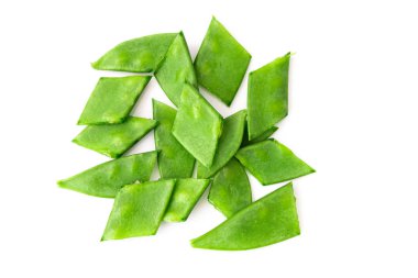 Beyaz arka planda izole edilmiş organik bezelyeler. Üst görünüm.