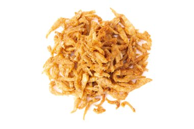 Küçük kızarmış balık beyaz arka planda kıtır kıtır..