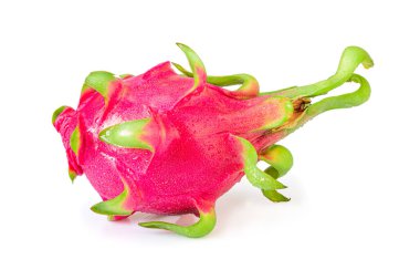 Ejderha meyvesi, ayrıca pitaya olarak da bilinir, beyaz arka planda izole edilmiş. Bulanık kırpma yolu.