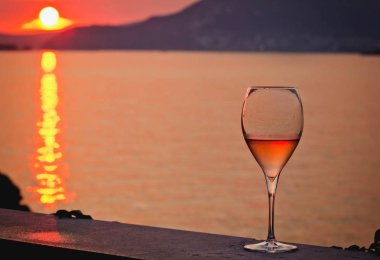 Cam deniz günbatımı