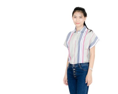 Genç güzel Asyalı kız portresi. Beyaz arkasında izole