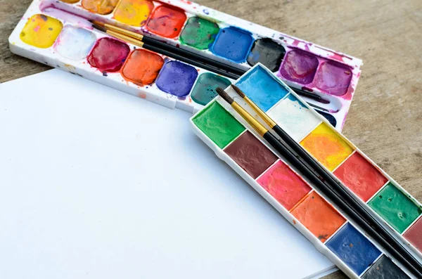 Conjunto de cores de água usadas para desenho criativo — Fotografia de Stock