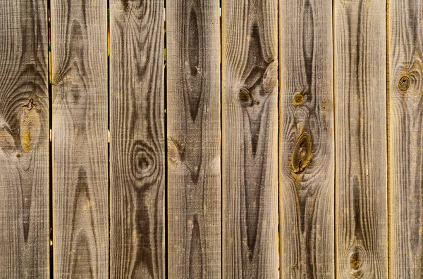 Gebarsten verweerd bruin ongeverfd houten plank textuur — Stockfoto
