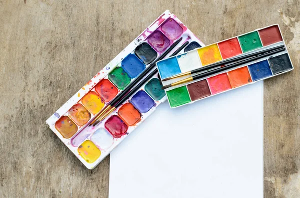 Conjunto de caja de pintura de color agua para dibujo creativo —  Fotos de Stock