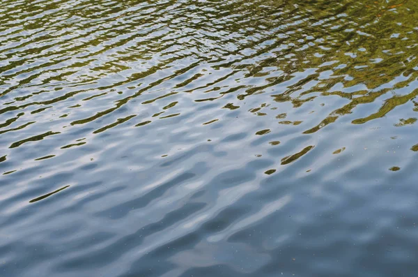 Textura Superficie Ondulada Agua Oscura Con Reflejos — Foto de Stock