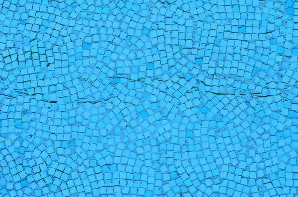 Стена Покрыта Мозаикой Белого Светло Голубого Цвета Серыми Цементными Швами — стоковое фото