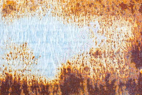 페인트와 녹의 많은 레이어와 녹슨 빈티지 회색 철 벽 배경 텍스처 — 스톡 사진